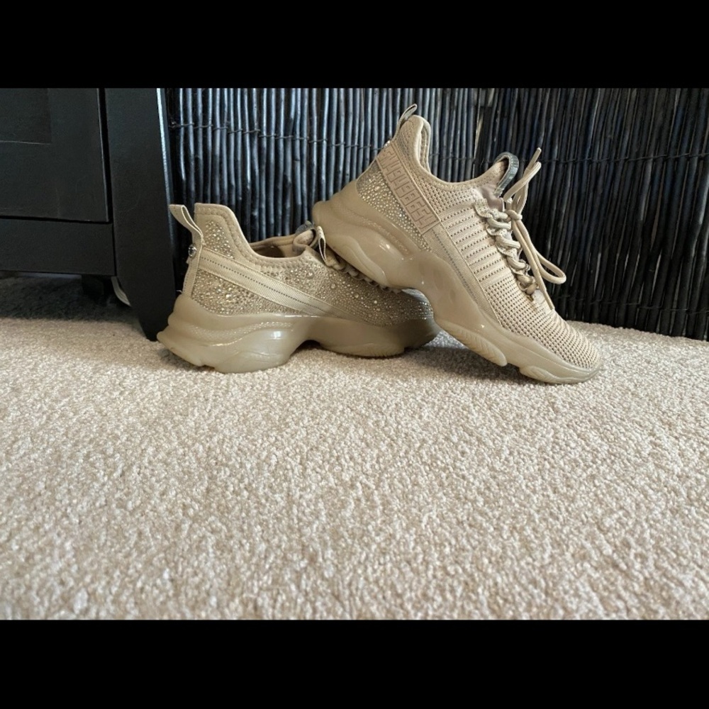 Steve Madden tan sparkly tennis shoes